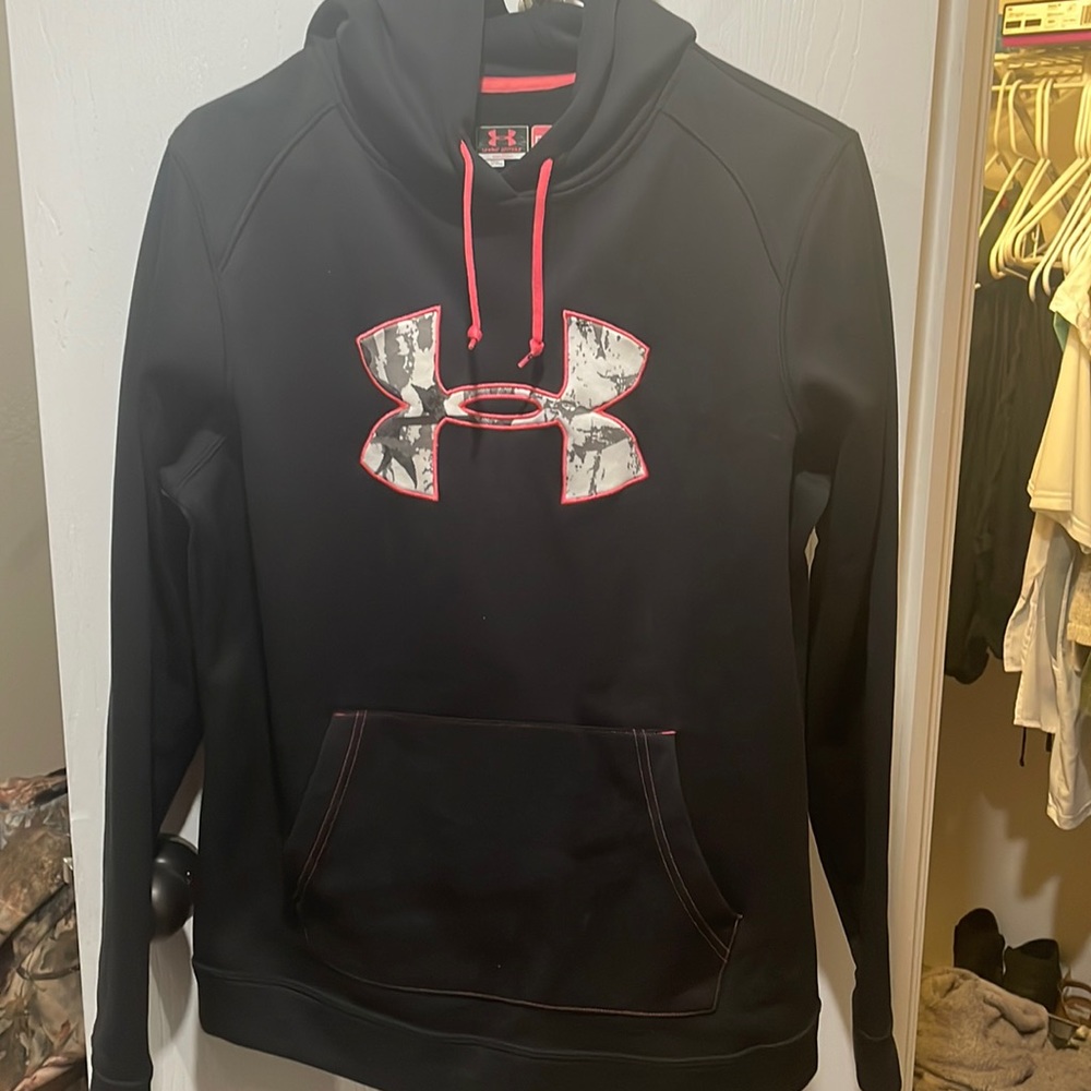UA women sweater